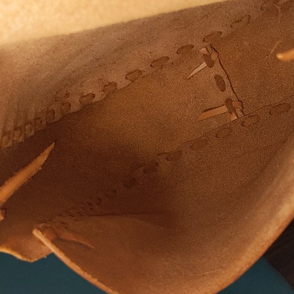 Acorn embossed leather purse - Picture 8 of 9